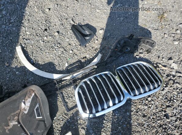 5UXCW2C03N9K49672 2022 BMW X7 Белый Вид наклейки с VIN-кодом
