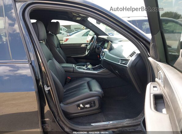 5UXCW2C07M9F35333 2021 BMW X7 Черный Вид салона спереди