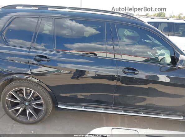 5UXCW2C07M9F35333 2021 BMW X7 Черный Панорамный вид салона 360°