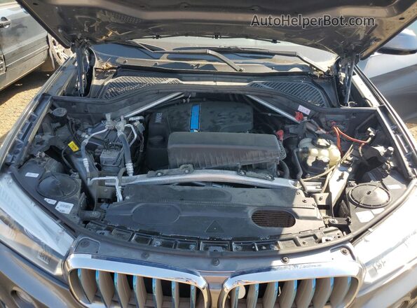 5UXKT0C55J0W01301 2018 BMW X5 Серебряный Вид задней части салона