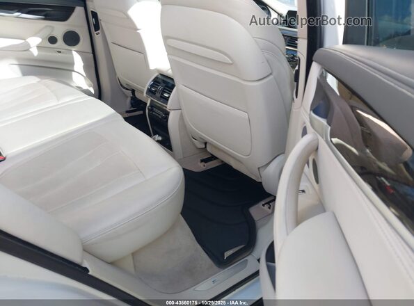 5UXKT0C56G0S75677 2016 BMW X5 Белый Вид наклейки с VIN-кодом