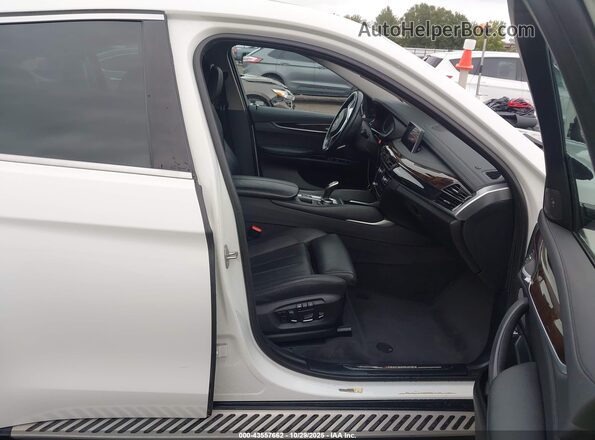 5UXKU2C52G0N79579 2016 BMW X6 Белый Вид салона спереди