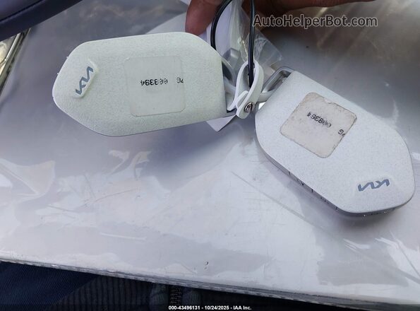 5XYC34JA8SG008394 2025 KIA EV6 Черный Вид панели приборов