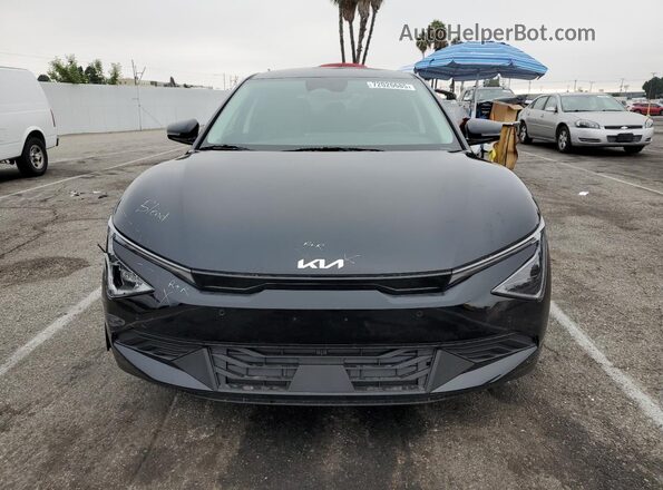 5XYC34JA8SG010324 2025 KIA EV6 Черный Вид спереди