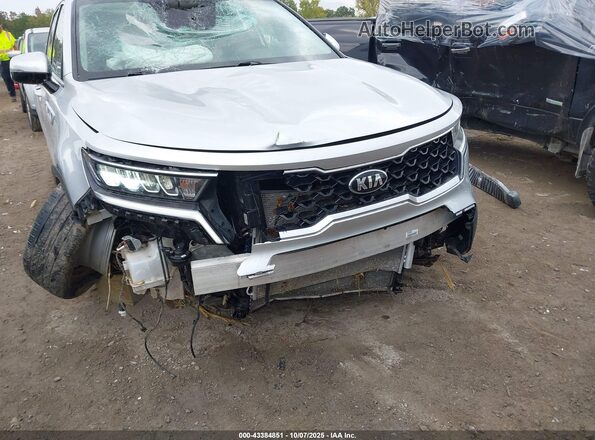 5XYRG4LC4MG004990 2021 KIA SORENTO Серебряный Вид спереди