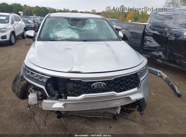 5XYRG4LC4MG004990 2021 KIA SORENTO Серебряный Вид задней части салона