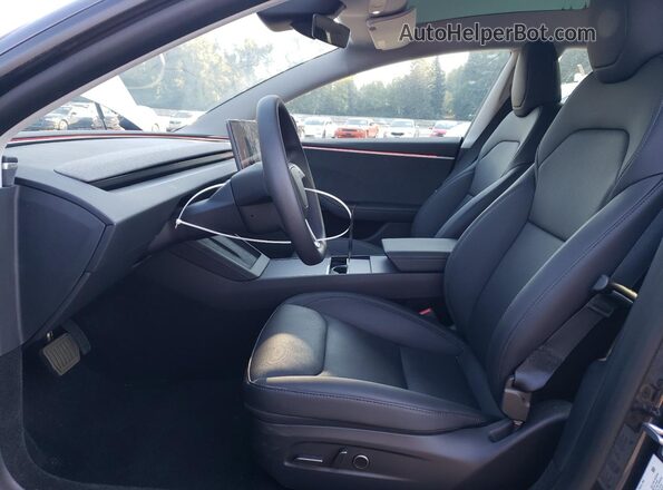5YJ3E1EB0SF882774 2025 TESLA MODEL Gray Vista interior delantera