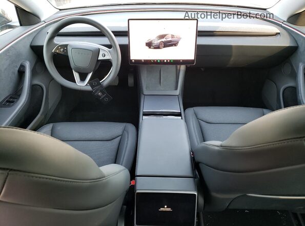 5YJ3E1EB0SF882774 2025 TESLA MODEL Gray Vista del salpicadero