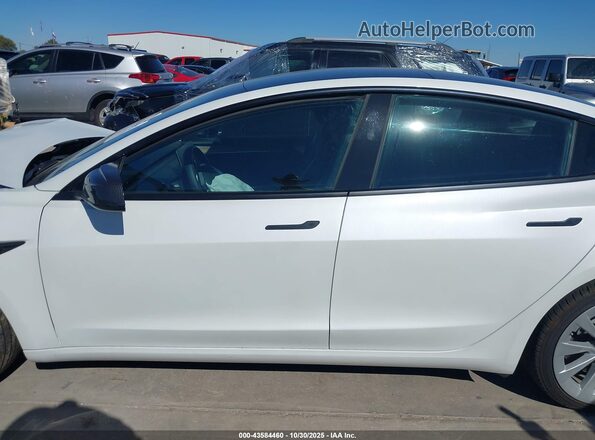 5YJ3E1EB2NF288093 2022 TESLA MODEL 3 White Widok wnętrza 360 stopni