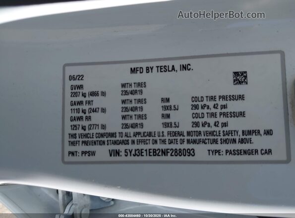 5YJ3E1EB2NF288093 2022 TESLA MODEL 3 White Widok komory silnika