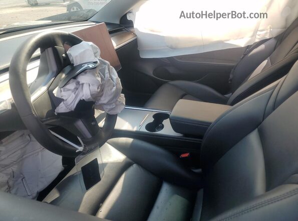 5YJ3E1EC8MF084602 2021 TESLA MODEL Черный Вид салона спереди