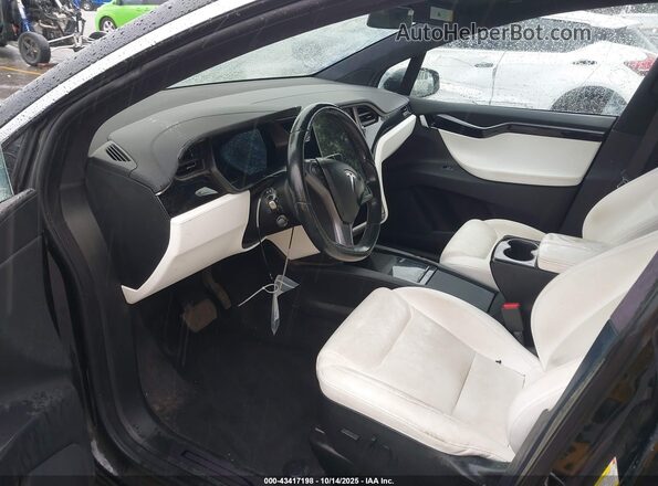 5YJXCBE29LF260804 2020 TESLA MODEL X Black Widok wnętrza z przodu