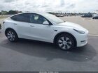 2021 Tesla Model Y Long Range Dual Motor All-wheel Drive White vin: 5YJYGDEE3MF079911
