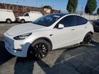 2020 Tesla Model Y White vin: 5YJYGDEE4LF058290