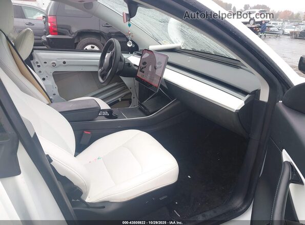 5YJYGDEE7LF017958 2020 TESLA MODEL Y Белый Вид салона спереди