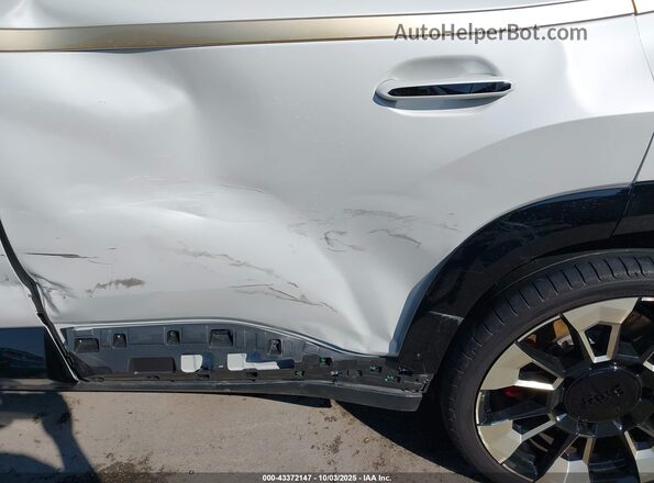 5YM23CS04S9Z08259 2025 BMW OTHER White წინა ხედი