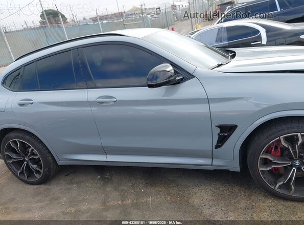 5YM23EC05R9U03237 2024 BMW X4 Серый Вид задней части салона