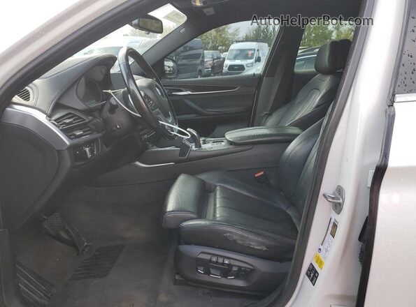 5UXKU2C55H0N85426 2017 BMW X6 Белый Вид панели приборов
