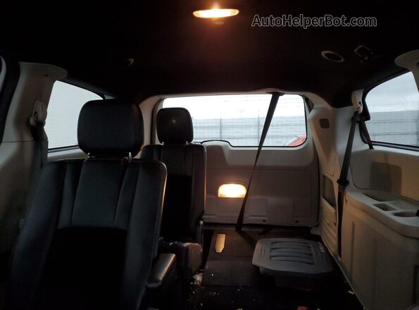 2C4RDGCG2JR300661 2018 DODGE CARAVAN Белый Вид задней части салона