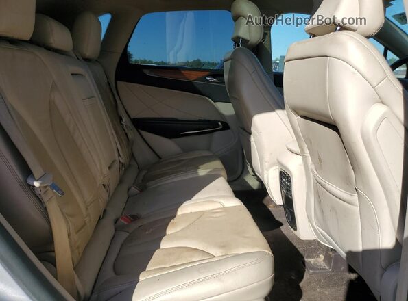 5LMCJ2C91JUL20690 2018 LINCOLN MKC Silver Engine compartment view