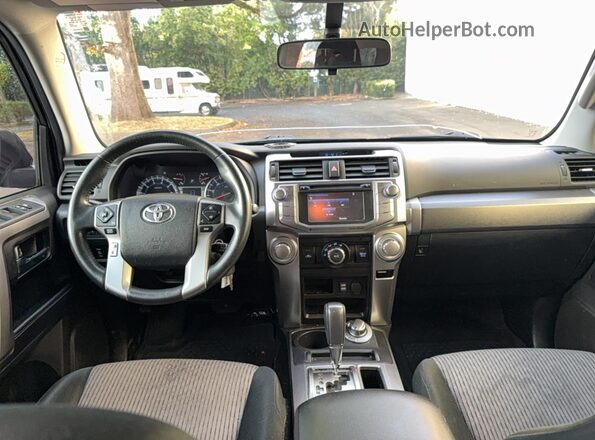 JTEBU5JR6J5568616 2018 TOYOTA 4RUNNER Black უკანა სავარძლების ხედი