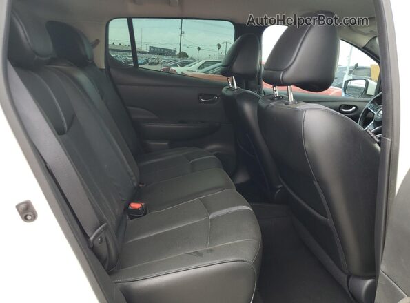 1N4AZ1CP7JC308622 2018 NISSAN LEAF White Widok wnętrza z tyłu