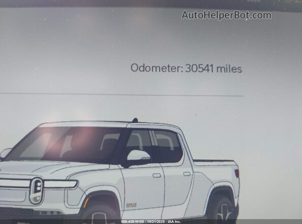 7FCTGAAA1NN015309 2022 RIVIAN R1T Белый 