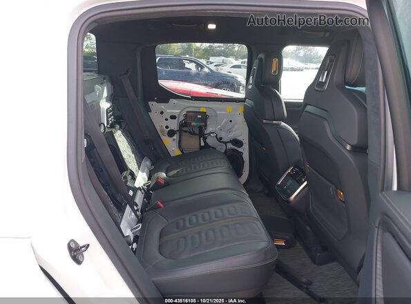 7FCTGAAA1NN015309 2022 RIVIAN R1T Белый Вид наклейки с VIN-кодом