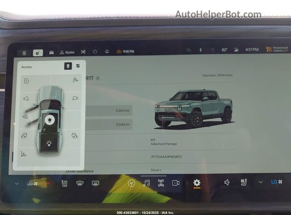 7FCTGAAA3PN024175 2023 RIVIAN R1T Gray Հետևի նստատեղերի տեսք