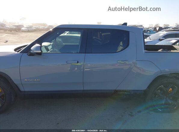 7FCTGAAA3PN024175 2023 RIVIAN R1T Gray Սալոնի 360 աստիճան տեսք