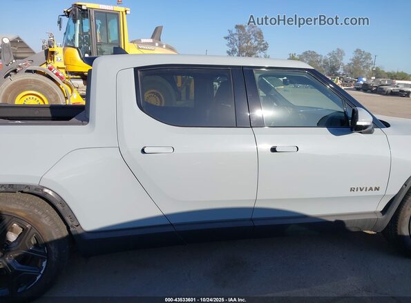 7FCTGAAA3PN024175 2023 RIVIAN R1T Gray Սալոնի հետևի տեսք