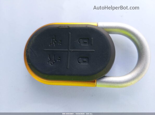 7FCTGAAA3PN024175 2023 RIVIAN R1T Gray Առջևի վահանակի տեսք