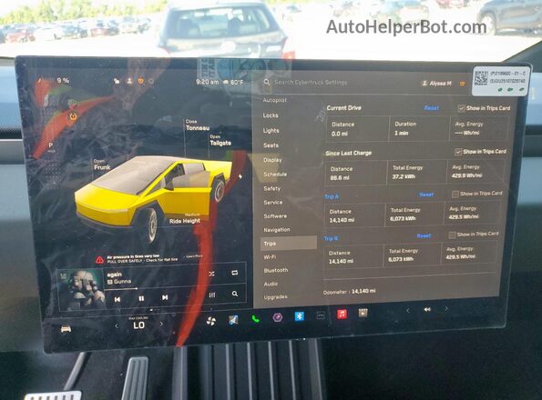 7G2CEHED0SA072971 2025 TESLA CYBERTRUCK Gold Widok zestawu wskaźników
