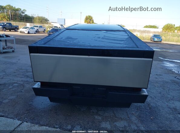 7G2CEHED6SA065555 2025 TESLA CYBERTRUCK Серебряный 
