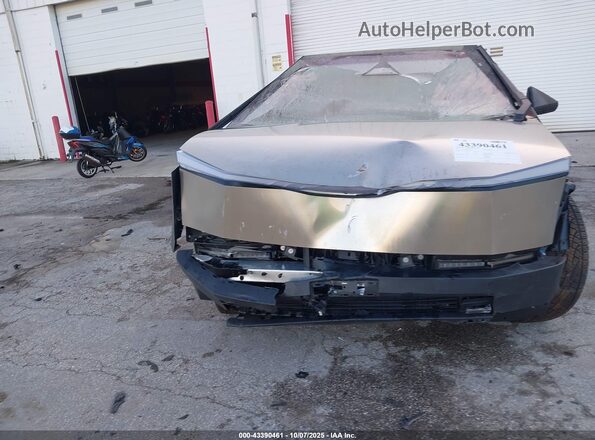7G2CEHED6SA065555 2025 TESLA CYBERTRUCK Серебряный Вид панели приборов