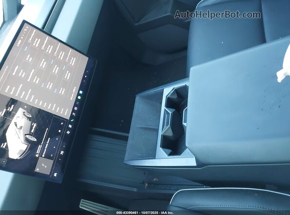 7G2CEHED6SA065555 2025 TESLA CYBERTRUCK Серебряный 