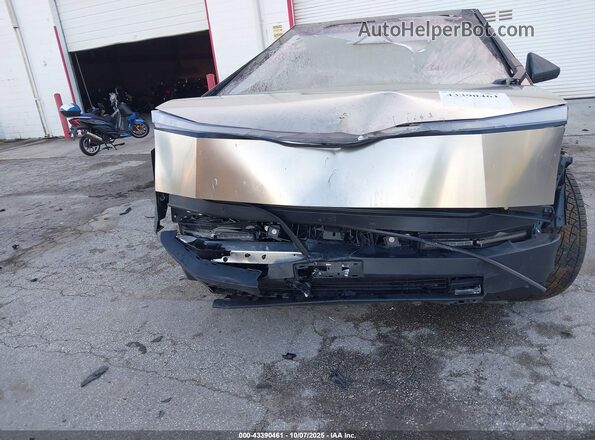7G2CEHED6SA065555 2025 TESLA CYBERTRUCK Серебряный 