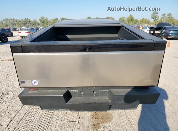 7G2CEHEE3RA019801 2024 TESLA CYBERTRUCK Gray უკანა ხედი