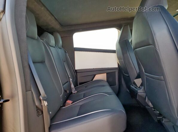 7G2CEHEE3RA019801 2024 TESLA CYBERTRUCK Gray უკანა სავარძლების ხედი