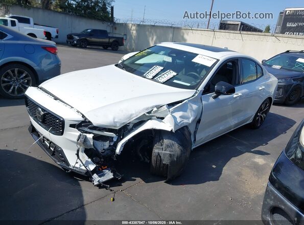 7JRL12FK9RG313360 2024 VOLVO S60 Белый Передняя левая четверть