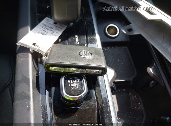 7JRL12FK9RG313360 2024 VOLVO S60 Белый Вид панели приборов