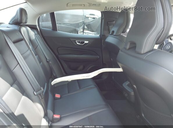 7JRL12FK9RG313360 2024 VOLVO S60 Белый Вид наклейки с VIN-кодом