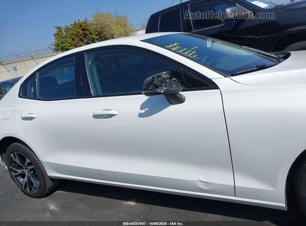 7JRL12FK9RG313360 2024 VOLVO S60 Белый Вид задней части салона
