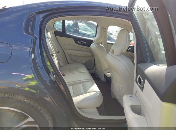 7JRL12FL8RG297516 2024 VOLVO S60 Blue VIN კოდის სტიკერის ხედი