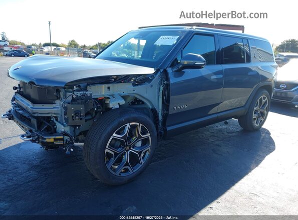 7PDSGCBA8TN075797 2026 RIVIAN R1S Серый Передняя левая четверть