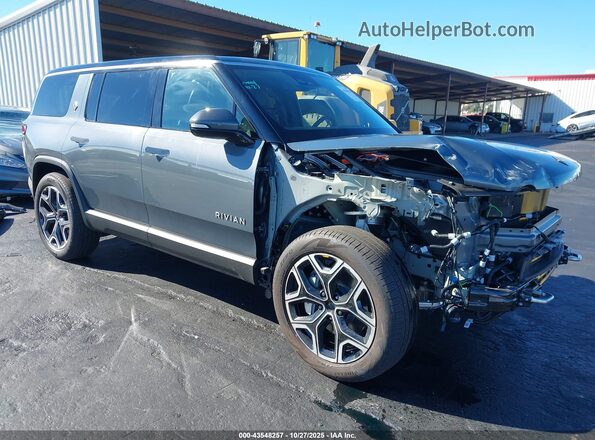 7PDSGCBA8TN075797 2026 RIVIAN R1S Серый Передняя правая четверть