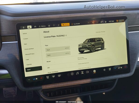 7PDSGCBA8TN075797 2026 RIVIAN R1S Серый 