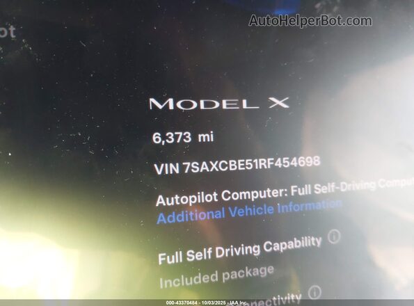 7SAXCBE51RF454698 2024 TESLA MODEL X Синий Вид задних сидений