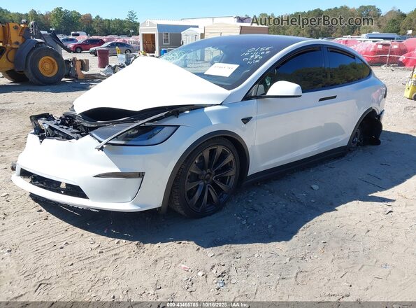 7SAXCBE54RF460155 2024 TESLA MODEL X Белый Передняя левая четверть