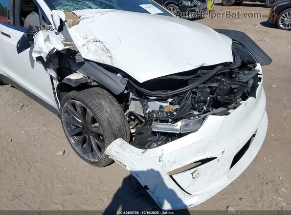 7SAXCBE54RF460155 2024 TESLA MODEL X Белый Вид спереди